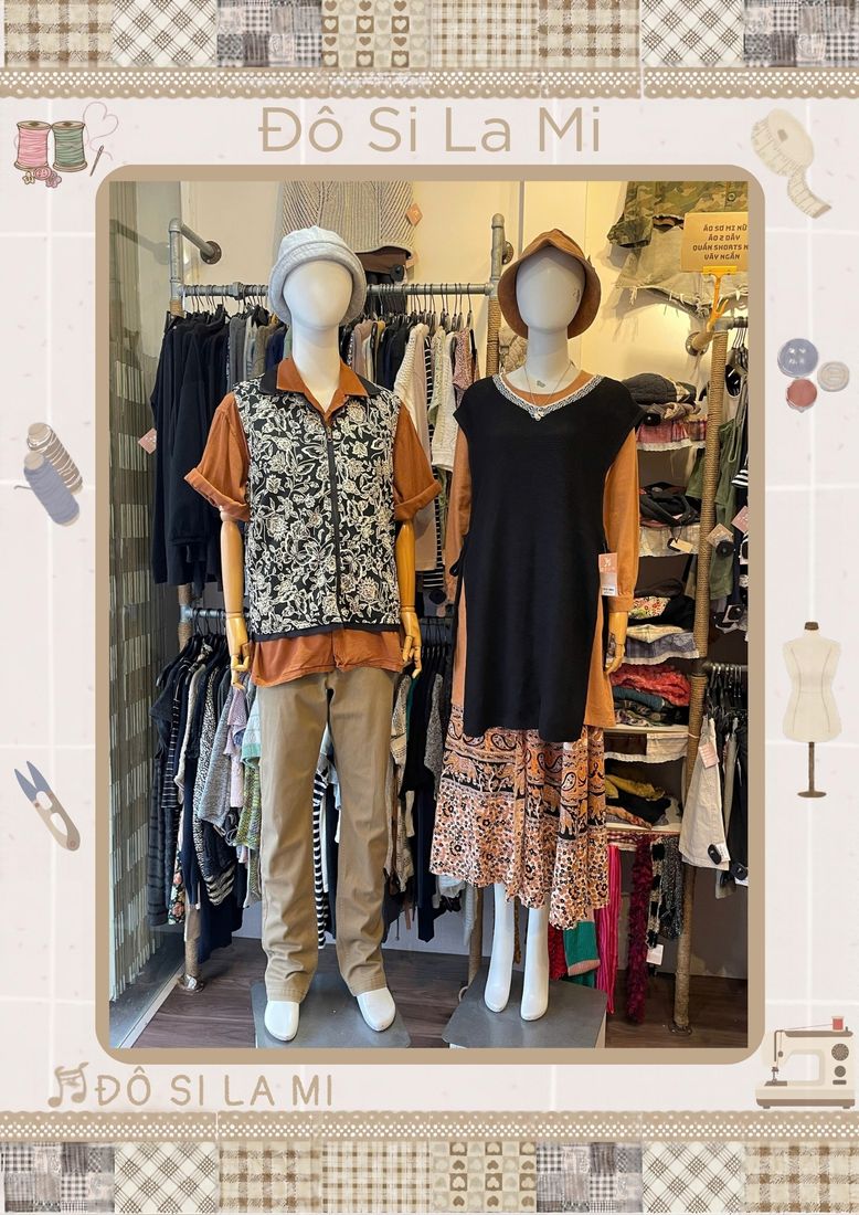 Trái: áo họa tiết hoa đen trắng phối quần nâu; Phải: váy đen phối áo cardigan cam, chân váy lót họa tiết